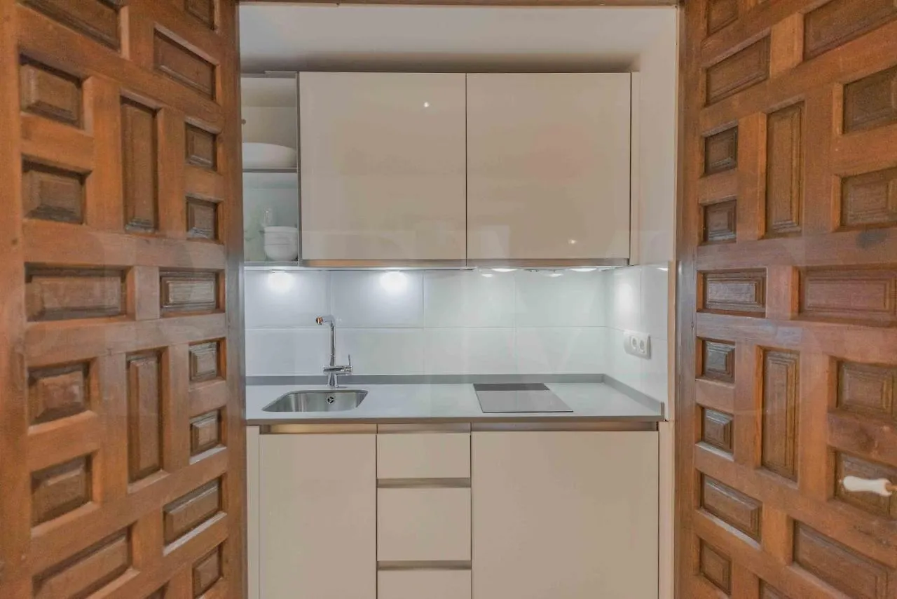 Apartment With Balcony In The Heart Of Malaga By Rems