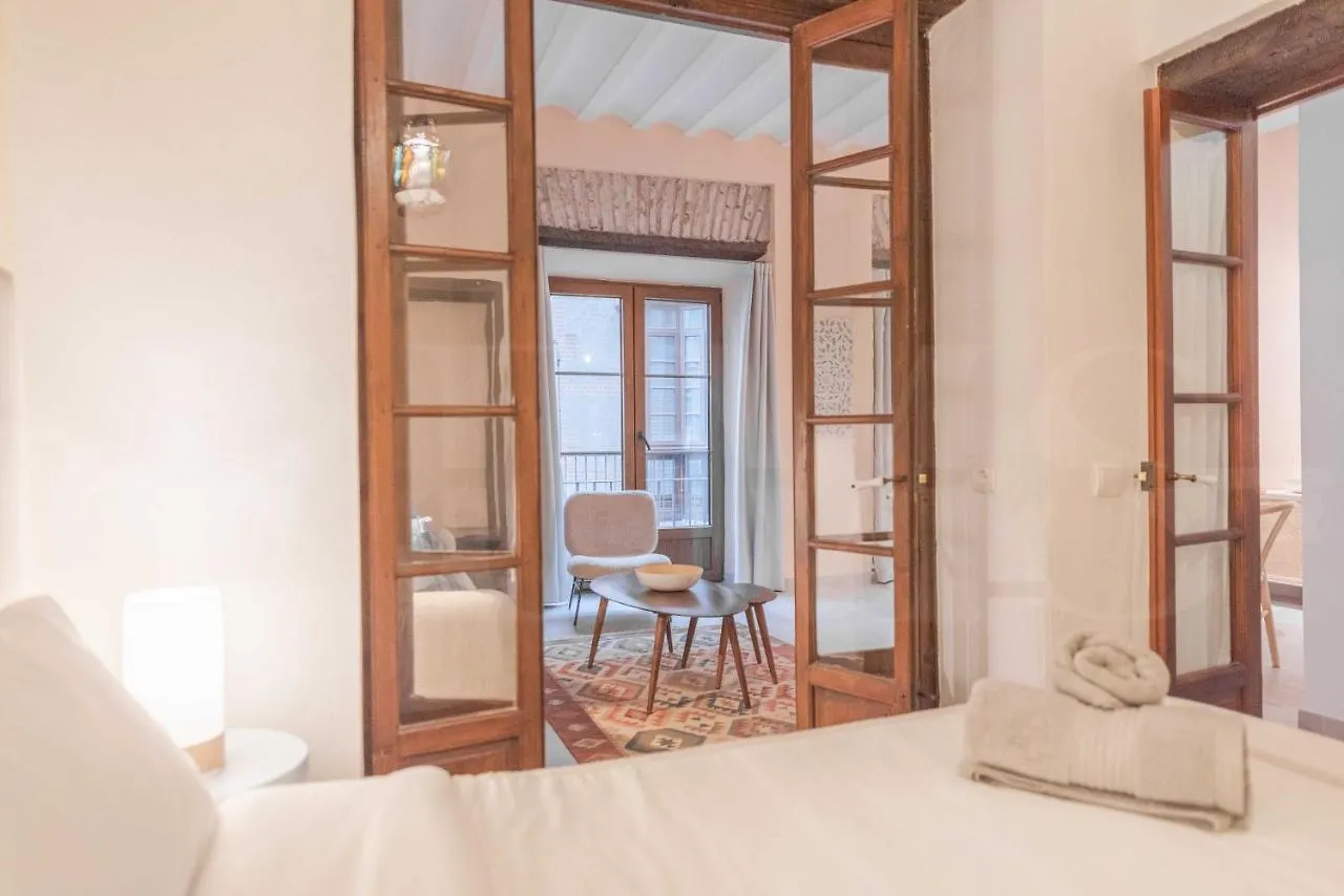 Apartment With Balcony In The Heart Of Malaga By Rems 0*,